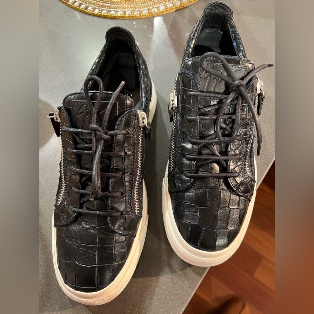 Giuseppe Zanotti Crocodile Effect Low Top Sneakers Zippers - Picture 3 of 8